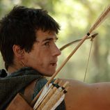 Paulo (Juan José Ballesta) prepara su arco