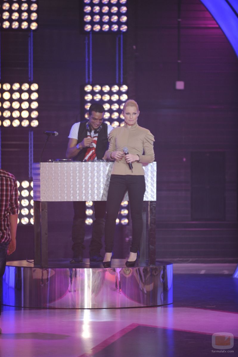 Soraya se prepara para cantar en 'Fama Revolution'