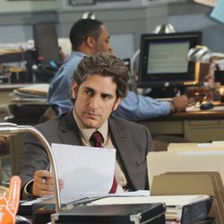 Michael Imperioli como Louis Fitch