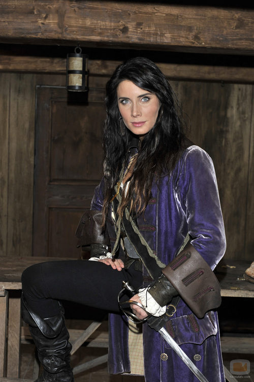 Pilar Rubio como Carmen Bocanegra en 'Piratas'