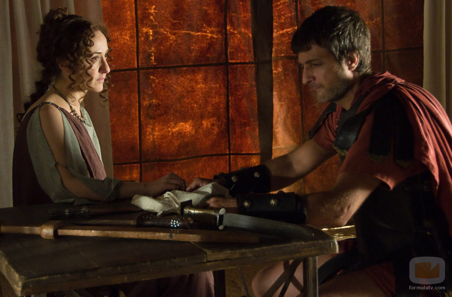 Claudia (Nathalie Poza) y Marco (Jesús Olmedo)