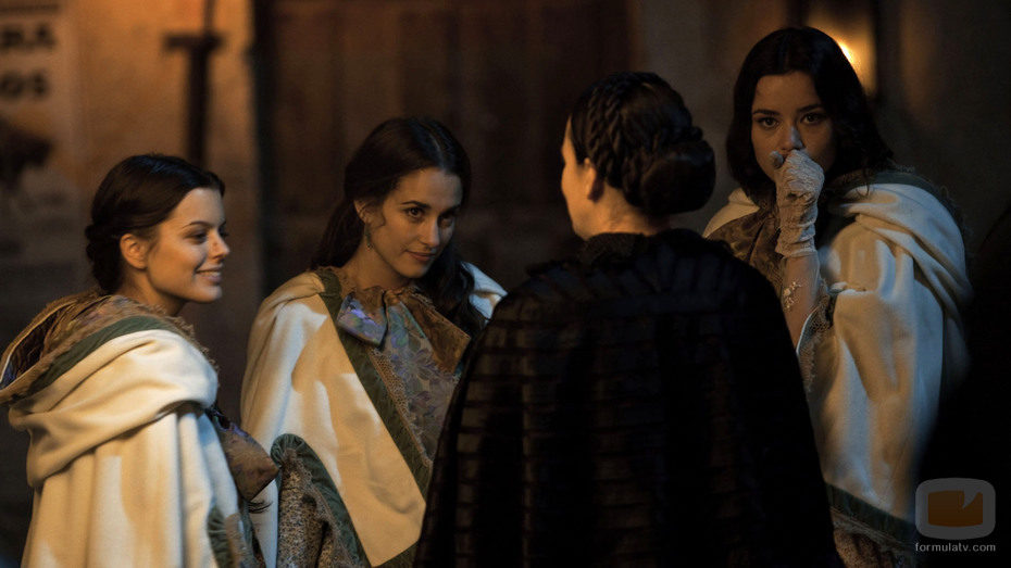 Las hijas de Lobo, junto a Lidia
