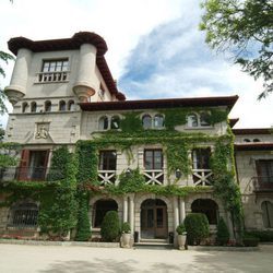 Edificio de 'El internado' Laguna Negra