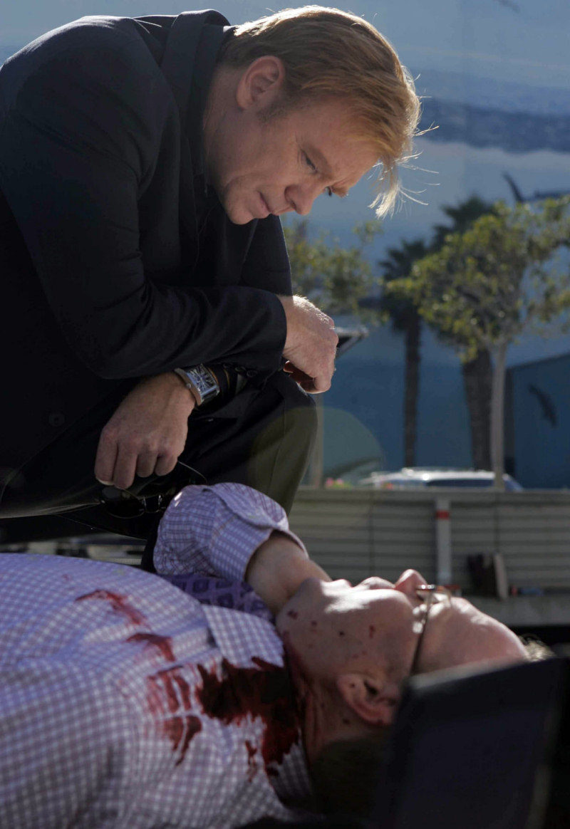 Horatio Caine con un muerto en CSI