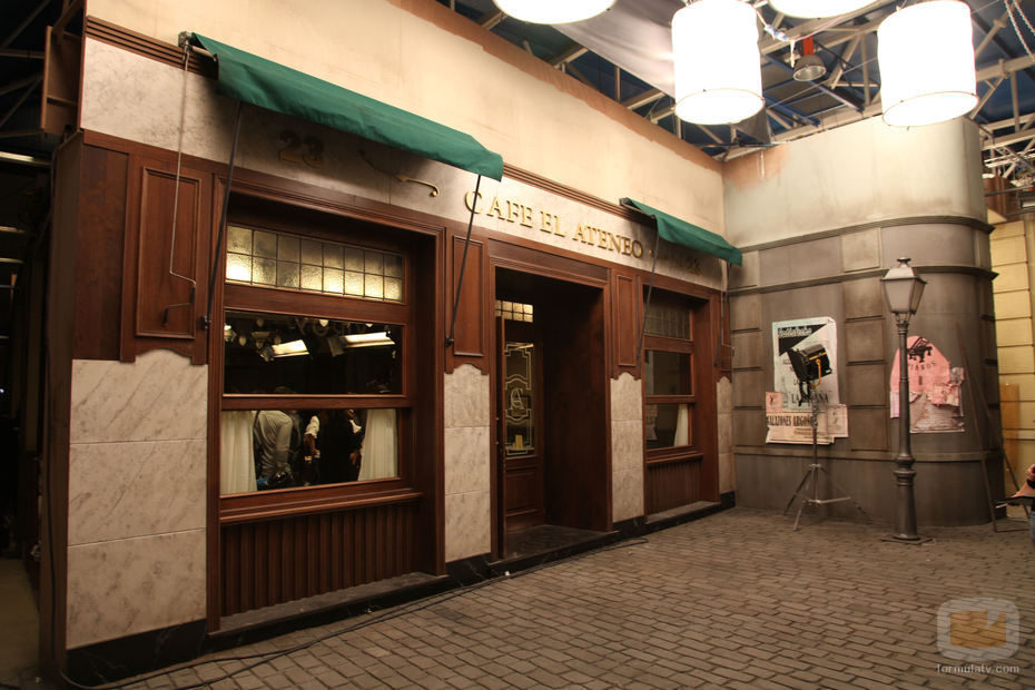 Fachada del café El Ateneo