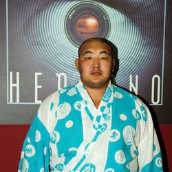 Byamba visita 'Gran hermano'