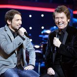 Raphael y su hijo Manuel Martos