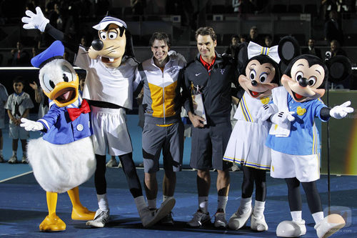 Nadal y Federer con los personajes de Walt Disney