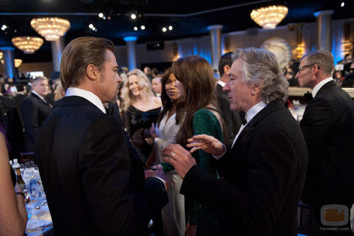 Brad Pitt y Robert De Niro conversan durante la ceremonia
