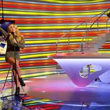 Berta y Patricia le cantan una canción Ángel Martín