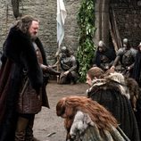 Llegada de Robert Baratheon a Invernalia en 'Juego de tronos'