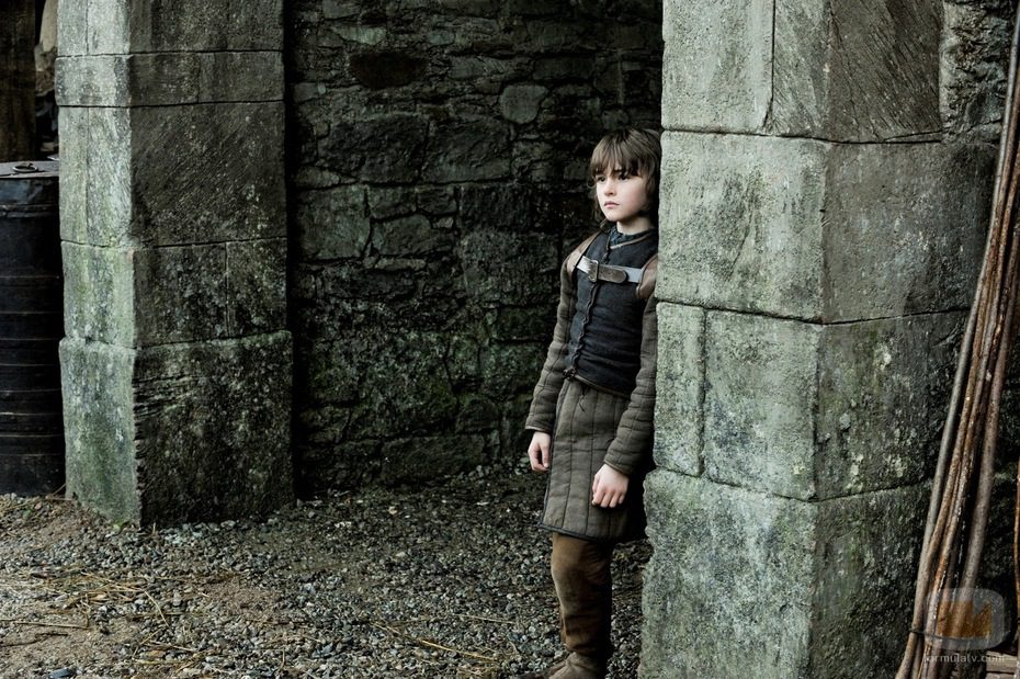 Bran en el patio de Invernalia, en 'Juego de tronos'