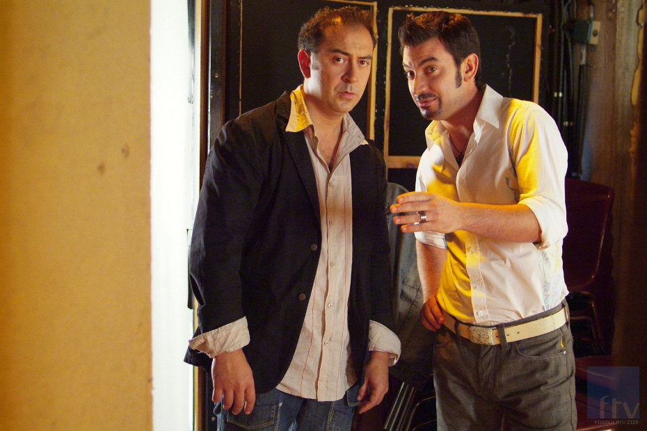 Arturo Valls junto con otro personaje en la serie 'Gominolas'