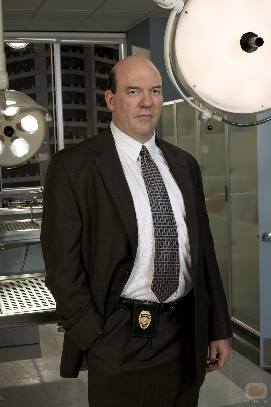 John Carroll Lynch es el detective Bud Morris en 'El cuerpo del delito'