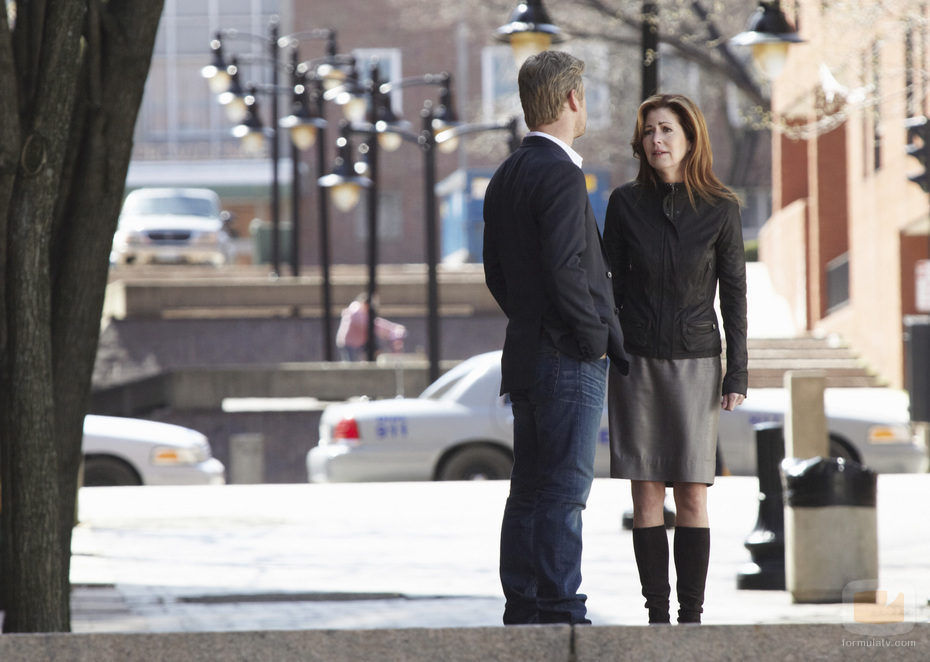 Dana Delany y Nicholas Bishop en 'El cuerpo del delito'