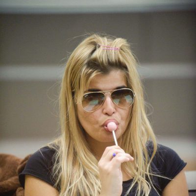 Terry comiéndose un caramelo en 'Gran Hermano 12'