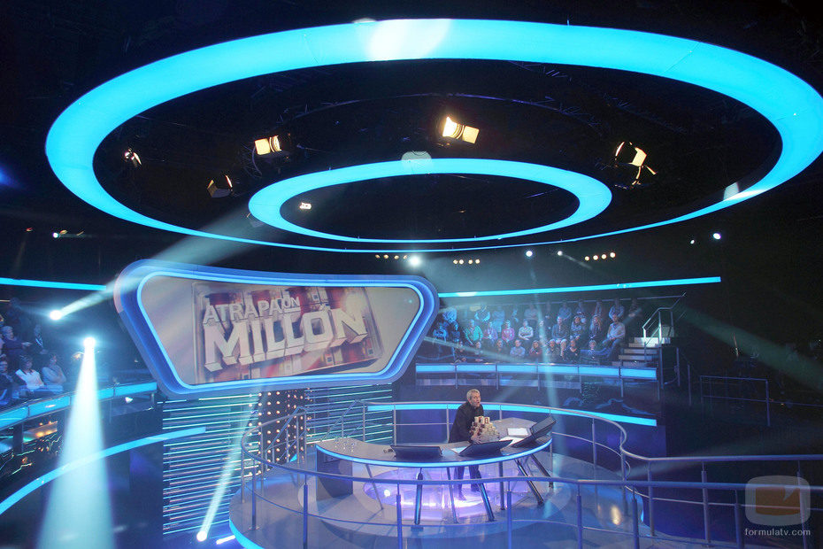 Carlos Sobera en el plató de 'Atrapa un millón'