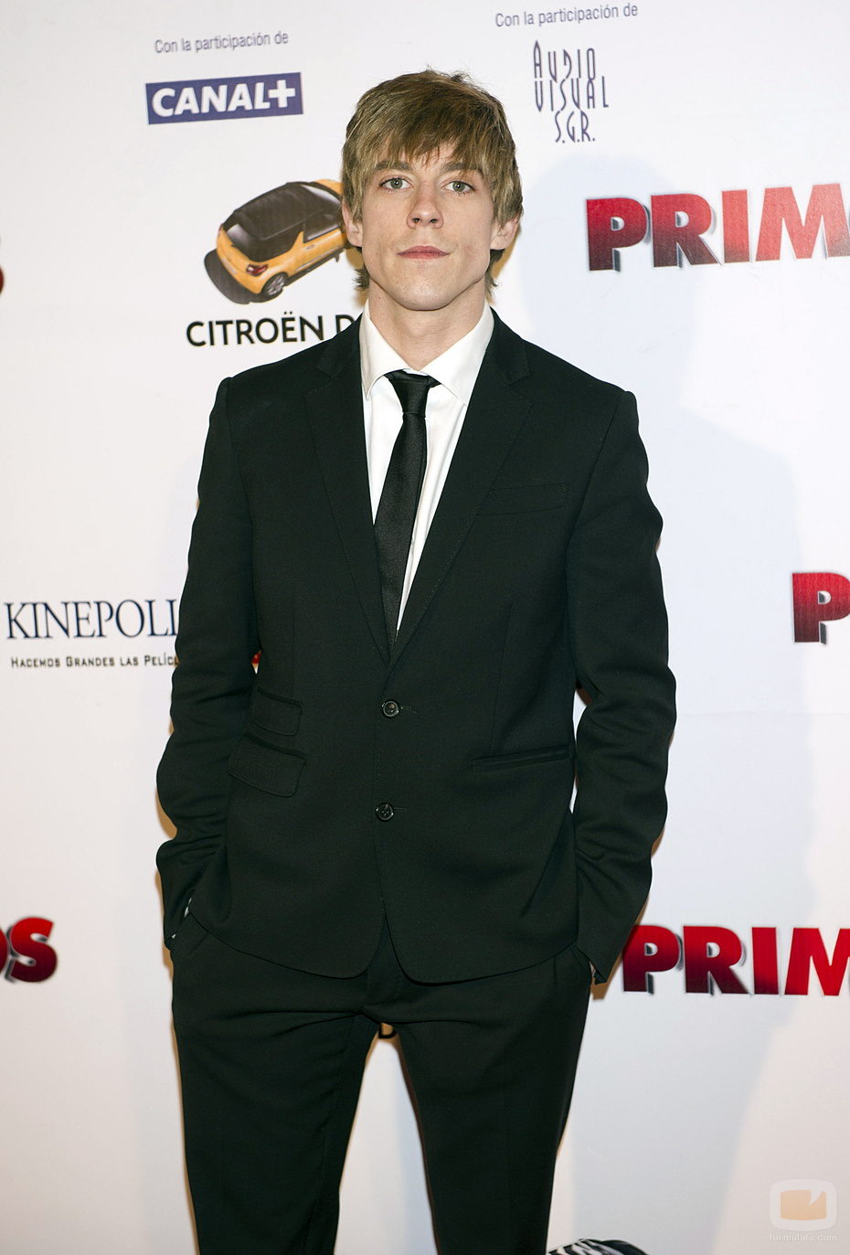 Adrián Lastra protagoniza "Primos"