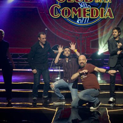 Eva Hache con los monologuistas de 'El club de la comedia'