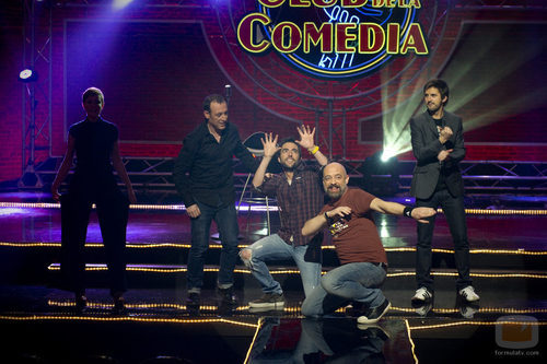 Eva Hache con los monologuistas de 'El club de la comedia'