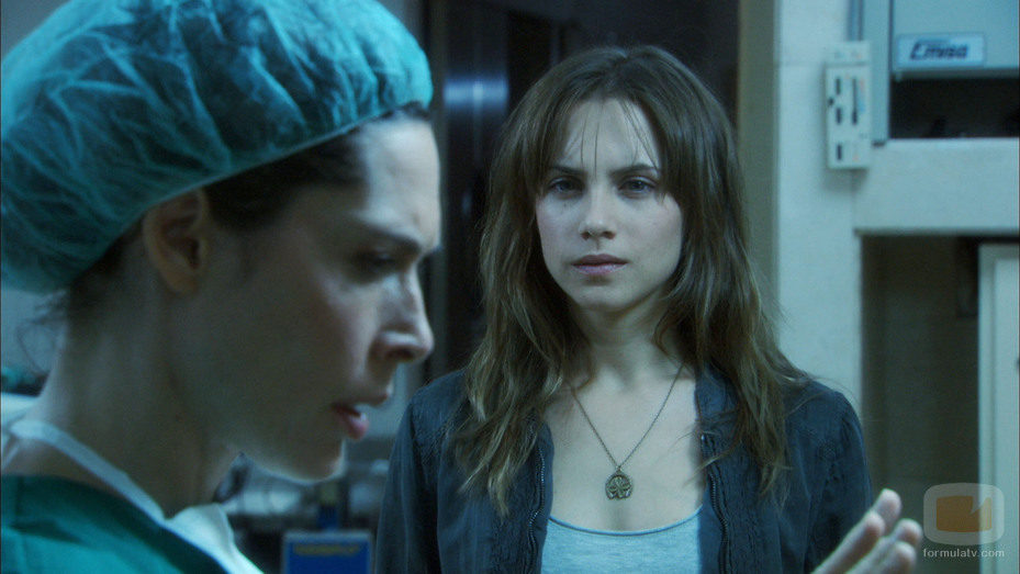 Valeria, junto a su madre en 'Ángel o demonio'