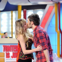 El beso de Dani Martínez y Anna Simón