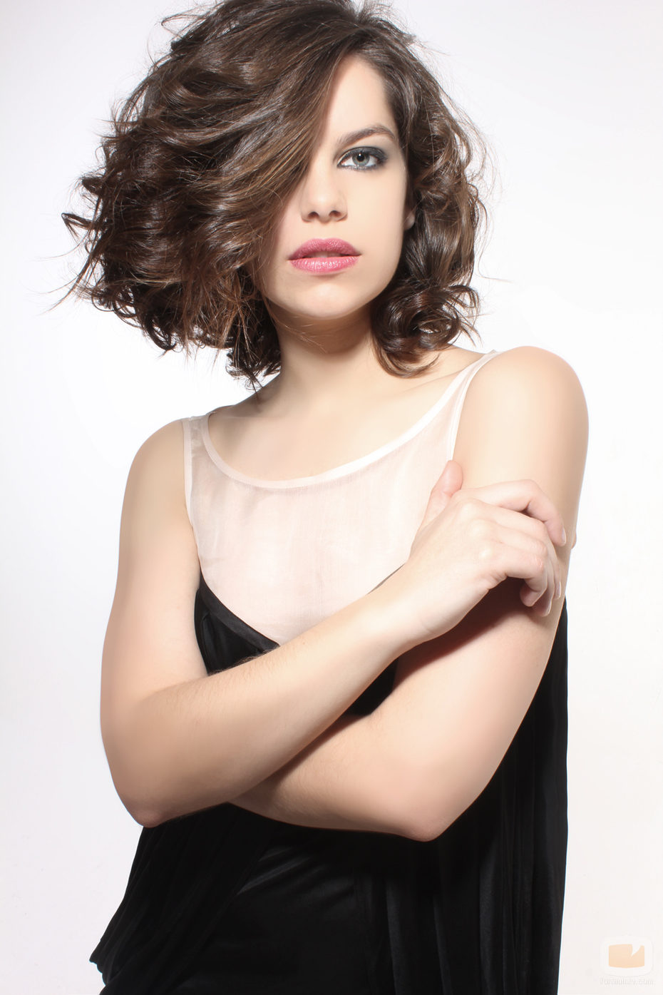 Mariona Ribas posa para Overlay Magazine
