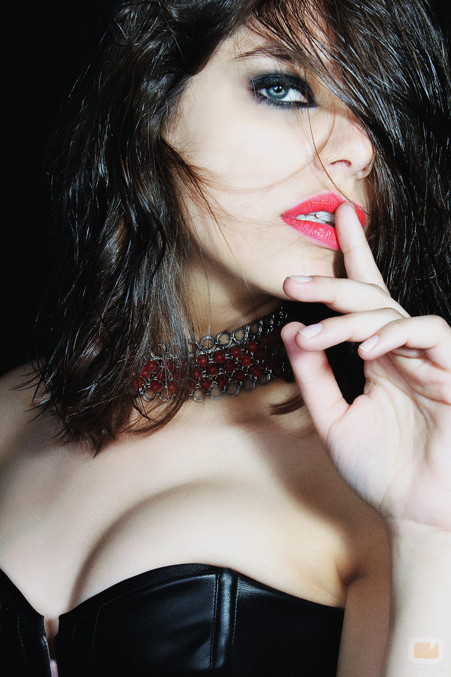 La actriz Mariona Ribas, para Overlay Magazine
