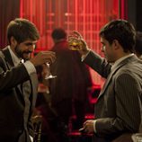 Brindis entre Félix Gómez y Alejo Sauras