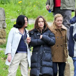 Natalia Berbeke (Adriana) y María Esteve (Elena) grabando 'Doctor Mateo'