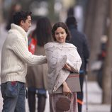 Verónica Sánchez descansa en el rodaje de '14 de abril. La República'