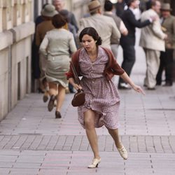 Verónica Sánchez corre en una escena de '14 de abril. La República'
