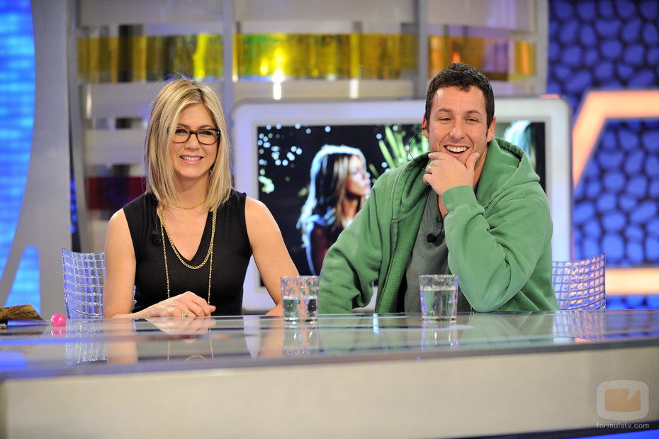 Adam Sandler y Jennifer Aniston ven imágenes de su película