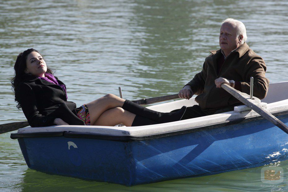 Paquita y Miguel en una barca