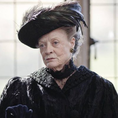 Maggie Smith es Violet