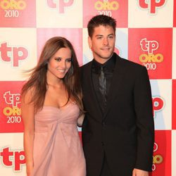 Ana Fernández junto a Luis Fernández