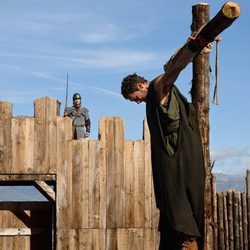 Héctor crucificado en la entrada del campamento romano