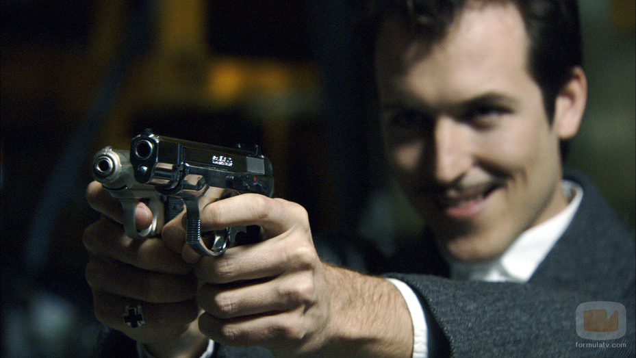 Graziel apunta con una pistola en 'Ángel o demonio'