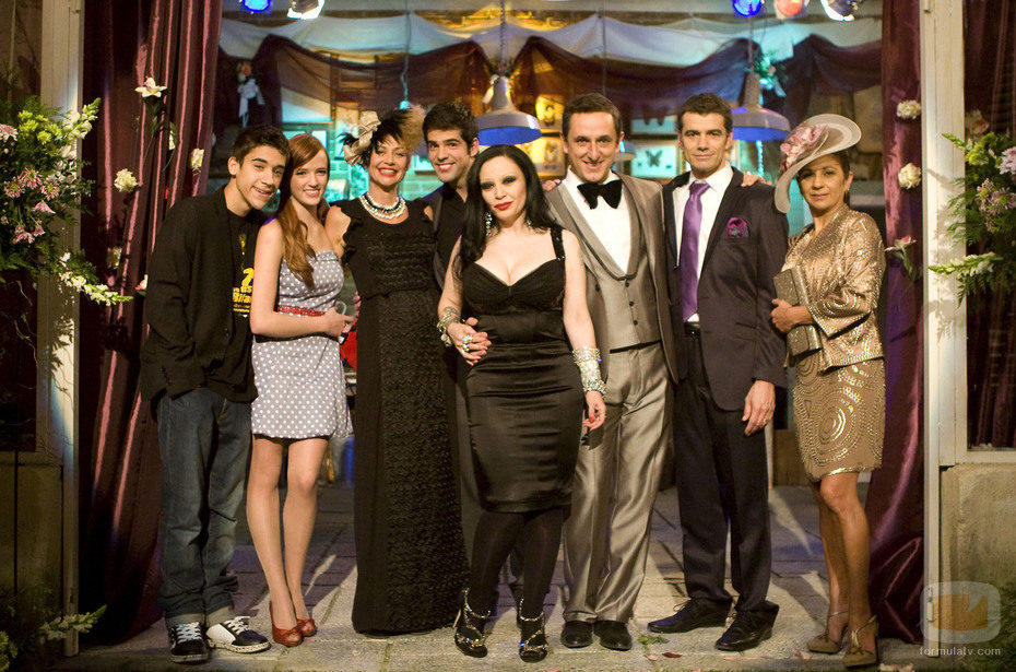 Alaska y los protagonistas de 'Vida loca'