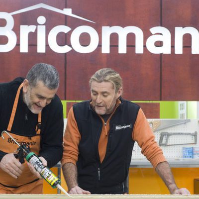 Juana López Iturriaga ayuda a Kristian Pielhoff en 'Bricomania'
