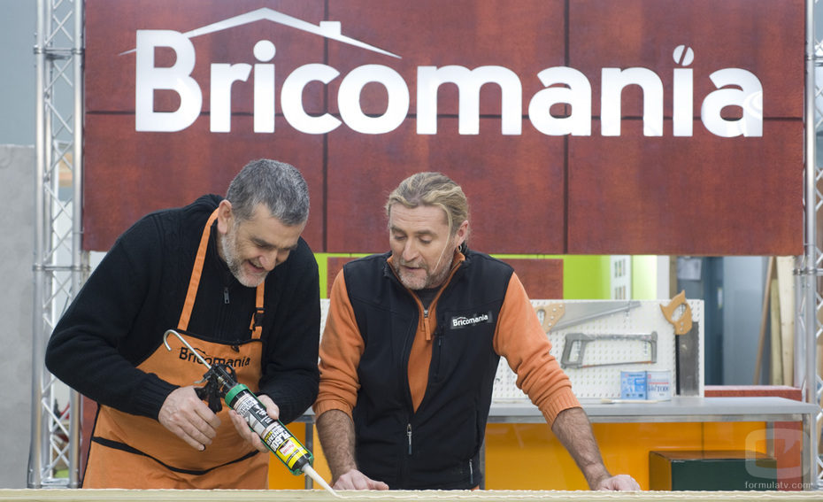 Juana López Iturriaga ayuda a Kristian Pielhoff en 'Bricomania'