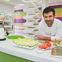 Bruno, presentador de 'Cocina con Bruno Oteiza'