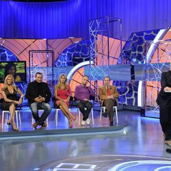 Jordi González y los familiares o amigos de los concursantes