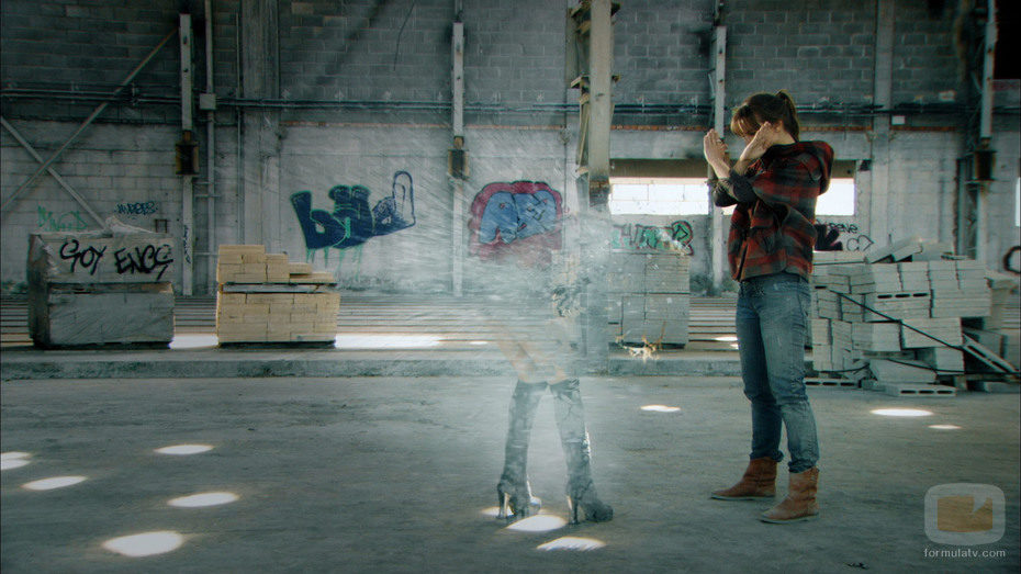 Valeria destruye a Iris
