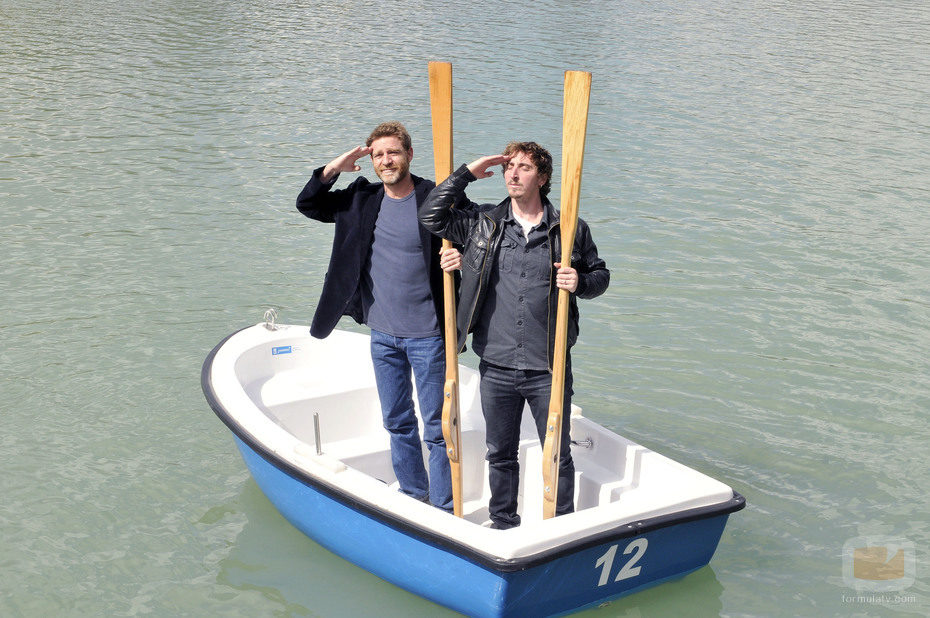 Juanjo Artero e Iván Massagué bromean en El Retiro