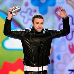 Justin Timberlake recoge su premio en la gala de los Kids' Choice Awards