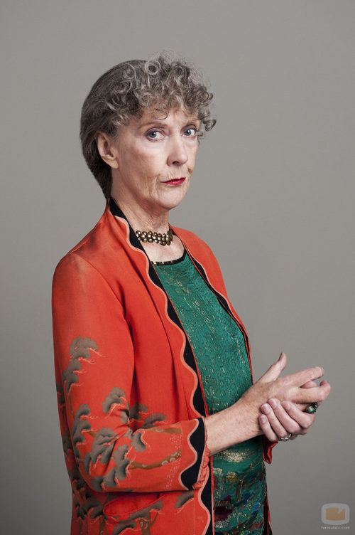 Dame Eileen Atkins es Maud