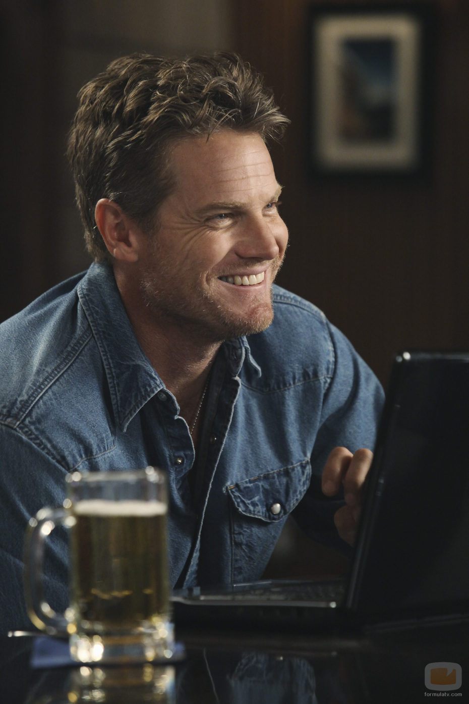 Bobby con un portatil