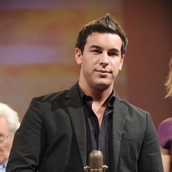 Mario Casas recibe su Micrófono de Oro 2011