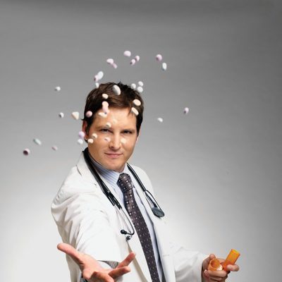 Peter Facinelli es el doctor Fitch Cooper